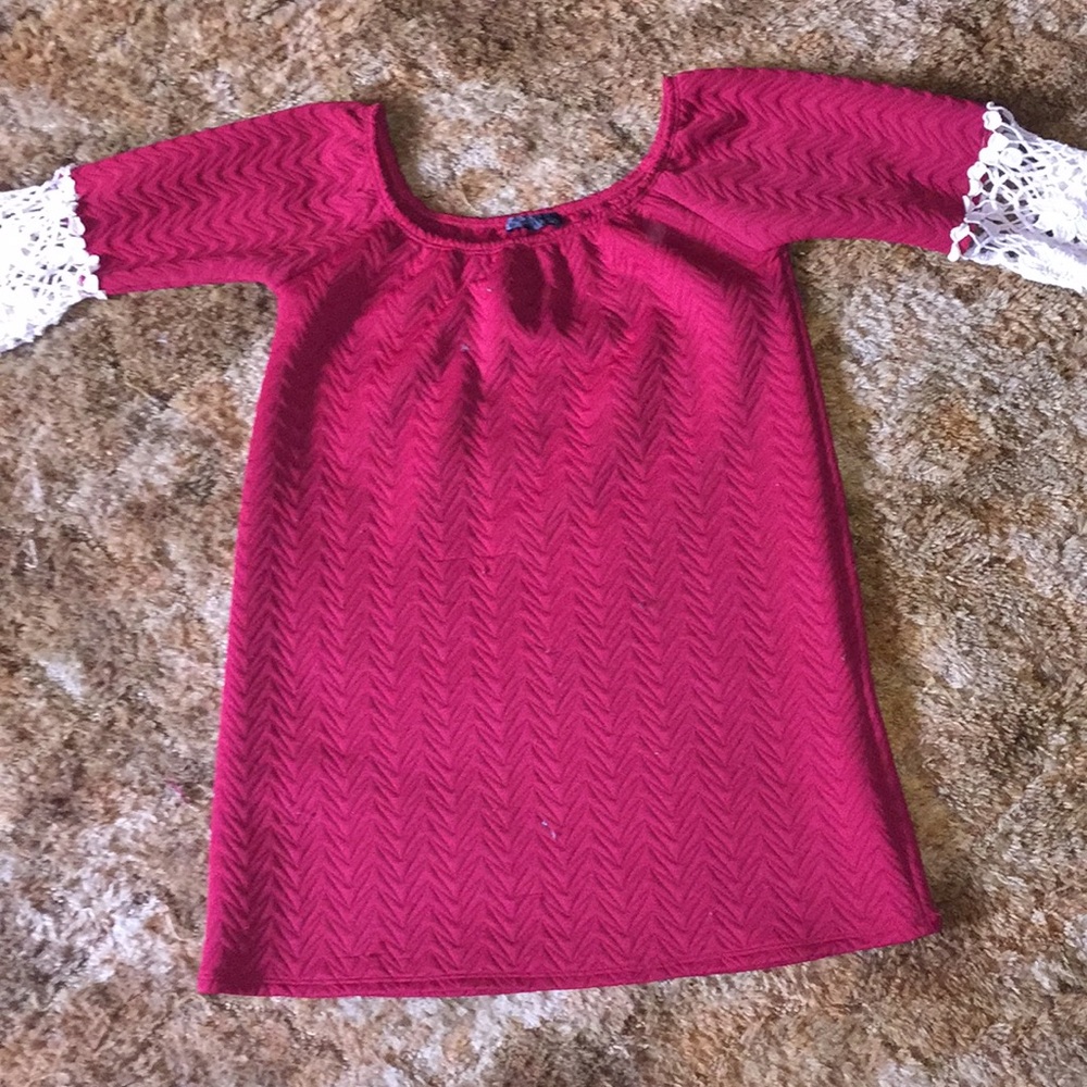 RED DRESS W LACE SLEEVES!!!